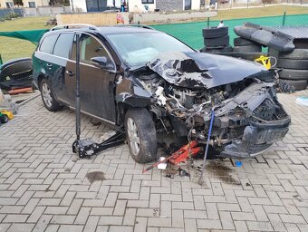 Prodám díly z VW Passat B7 2.0 TDI 103kw - 2