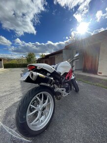 Ducati Monster 1100 - 2