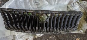 Maska mrizka chladice kapoty skoda octavia II face - 2