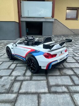 Dětské elektrické autíčko - 2