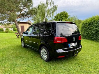 Volkswagen Touran 2.0 TDI 103 kw - krásný stav - 2
