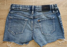 Dívčí riflové kraťasy značky &DENIM - 2