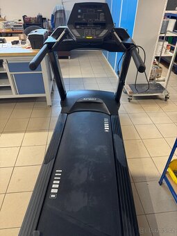 Běžící pás CT800-B - 2