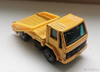 Staré autíčko Matchbox Ford Cargo Skip Truck (1986) - Popelá - 2