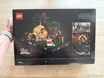 LEGO Star Wars 75330 Dagobah Jedi Training Diorama - 2