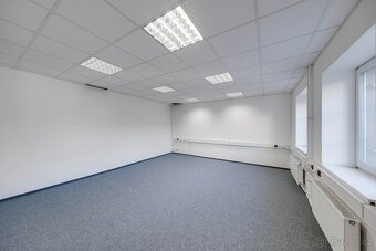 Pronájem kancelářských prostor 90 m² s parkováním - 2