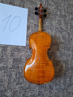 Housle (10) - 2