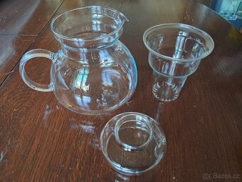 Skleněná konvice - 2