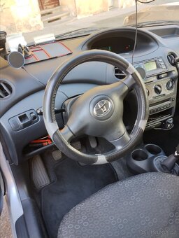 Toyota Yaris coupe 2003 čtyřválec - 2