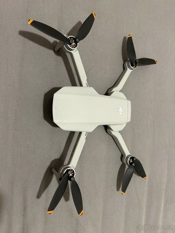 Dron DJI Mini 2 SE - 2