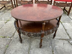 Starožitný nábytek - stolek oválný vyřezávaný - 2