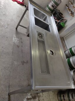 Nerezový výčepní stůl č.7 - 2