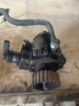 Prodám čerpadlo Audi A6 4F - 2