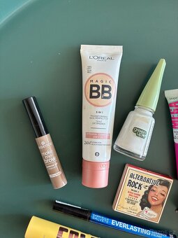 Sada dekorativni kosmetiky - 2