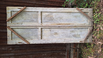 Dřevěné dvoukřídlé retro dveře s futrem - 2