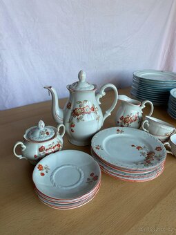 Broušené sklo, porcelán , obrazy a různé poklady - 2
