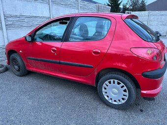 Peugeot 206 1.4 KFW - díly z vozu - 2