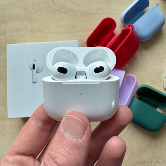 AirPods 3 s Magsafe pouzdrem - 2