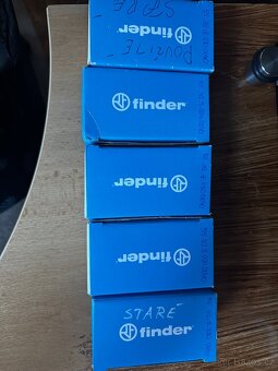 Spínací relé Finder 50ks - 2