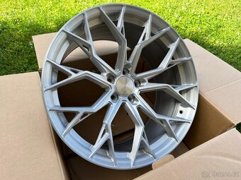 Alu kola 20” Forzza model Titan SILVER - 2