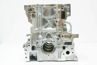 Blok motoru OEM Toyota Lexus 2.2 D4D RAV4 Auris Avensis - 2