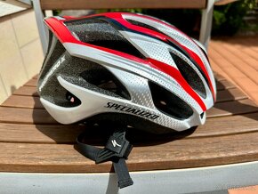 POZOR prodám super cyklo helmu SPECIALIZED - 2