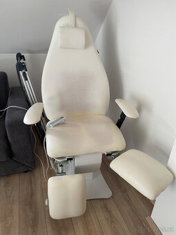 Pedikerske křeslo s elektrickým motorem - 2