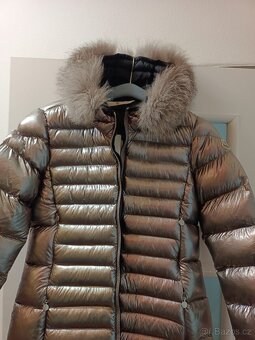 Dámská zimní bunda - kabatek Moncler velikost 3 (M-L) - 2