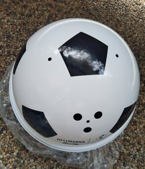 Přenosný gril ve tvaru fotbalového míče - 2