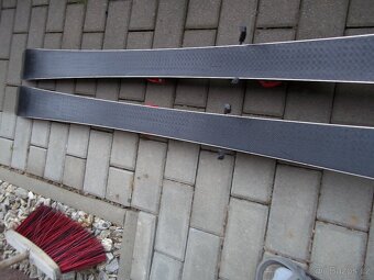 Juniorské carvingové lyže Atomic J 2, - 2