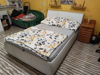 Kvalitní polohovací postel s úložným prostorem - 2