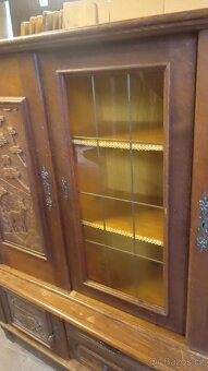 MYSLIVECKÁ SKŘÍŇ VITRINA - 2