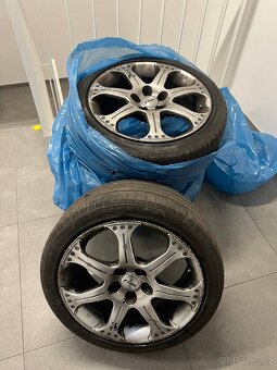 215/45 R17 - 2