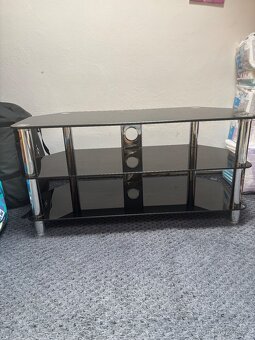 Skleněný televizní stolek - 2