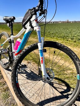 Dámské kolo CUBE - 2