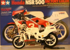 Silniční motocykly Honda TAMIYA (1:12) - 2