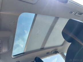 Sluneční roleta pro panoramatické střešní okno, Roletka - 2