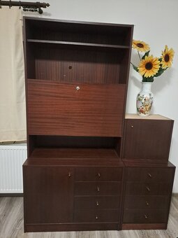 Skříň, šatní skříň, kredenc - 2