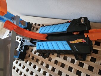 Prodám Hot Wheels dráhu Sky crash tower track - 2