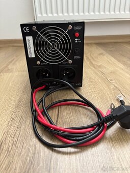 Záložní zdroj MHPower MPU-300-12, UPS, 300W, čistý sinus, 12 - 2