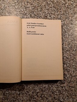 E. S. Gardner - Balík peněz, Stačí natáhnout ruku - 2