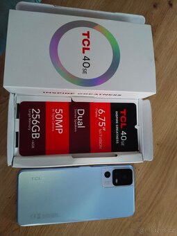 Prodej mobilního telefonu TCL40se - 2