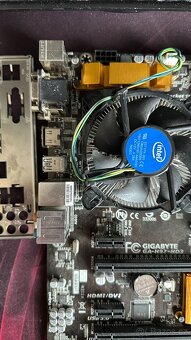 GIGABYTE GA-H97-D3H + i3-4330 (2C/4T) - 2
