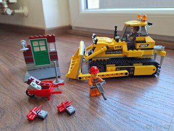 Žlutý buldozer, LEGO CITY 60074 - 2