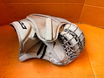 BRANKÁŘSKÁ LAPAČKA CCM E 4.9 SR - 2