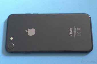 Apple iPhone 8 64GB Baterie 100% - 2