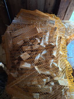 Suché SMRKOVÉ třísky – 10kg pytel, délka 10–50 cm - 2