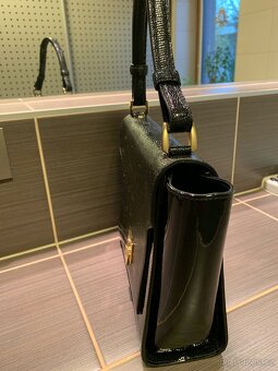 Černá lakovaná kůže - 2