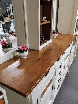 Komoda se zrcadlovým nástavcem. Dřevo. - 2