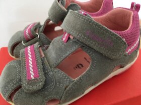 Sandálky Superfit vel.24 - 2